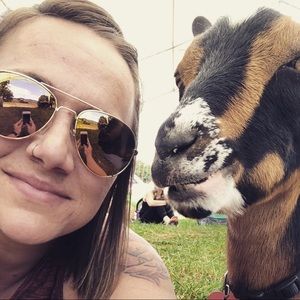 Meet your Posher, Amanda